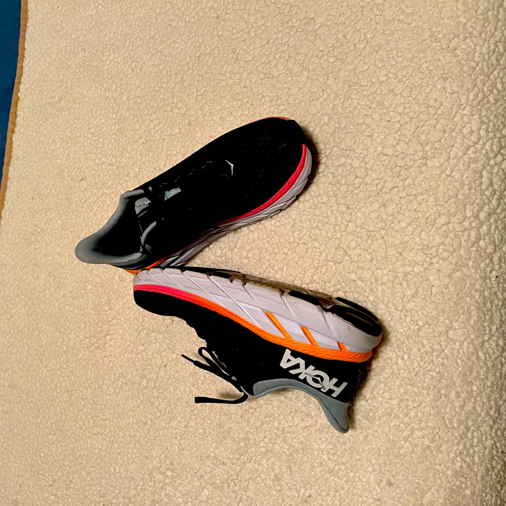 Brand new Hoka’s! Worn 3 times!
